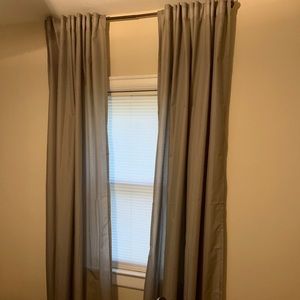 8 Curtain Panels